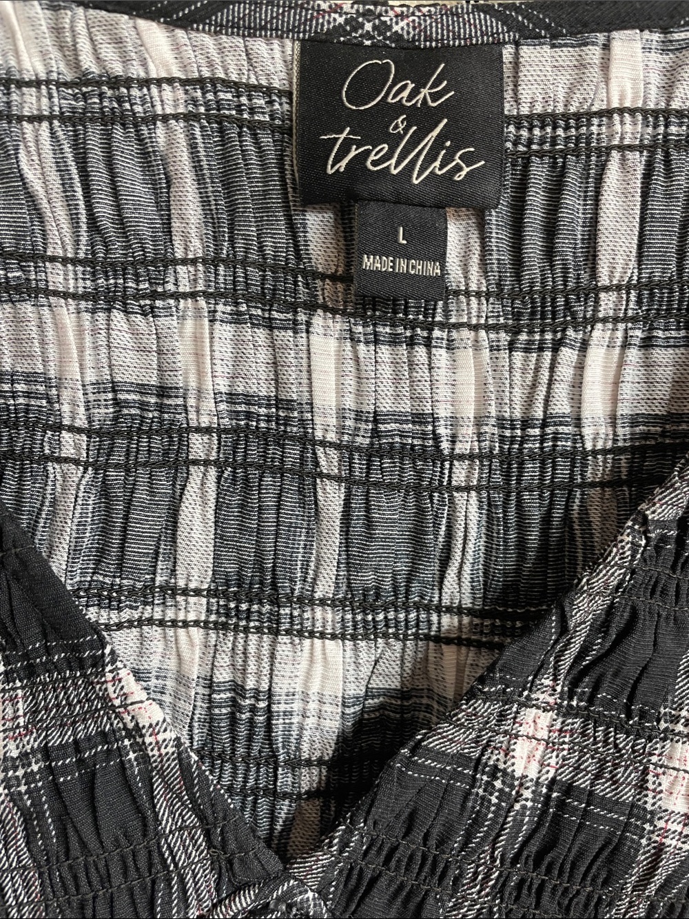 Oak & Trellis Black and White Frilly Large Dress - Picture 2 of 8